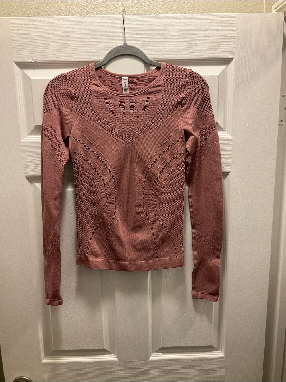 ALO Long-Sleeve Top With Thumb Holes - Dusty Rose , Medium